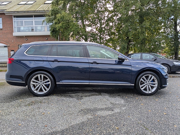 Volkswagen Passat 7 of 30