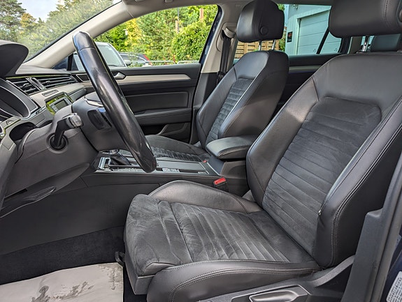 Volkswagen Passat 17 of 30