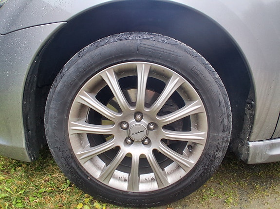 Subaru Legacy 7 of 30