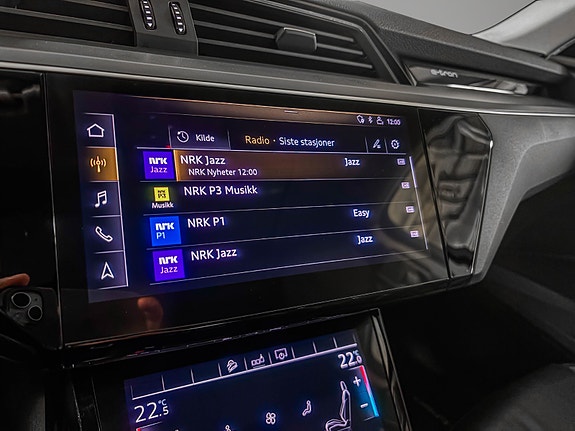 Audi e-tron 24 of 30