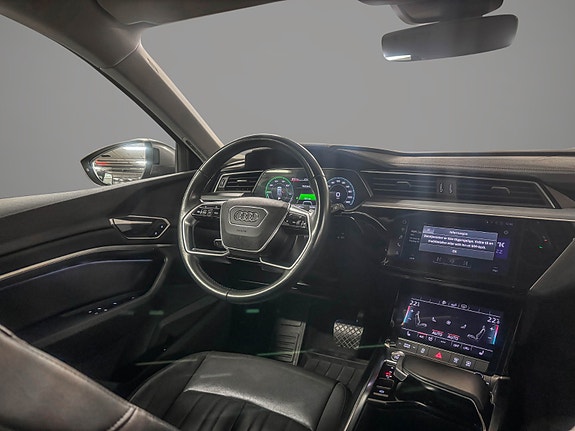 Audi e-tron 15 of 30