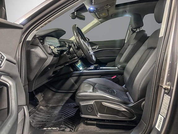 Audi e-tron 12 of 30