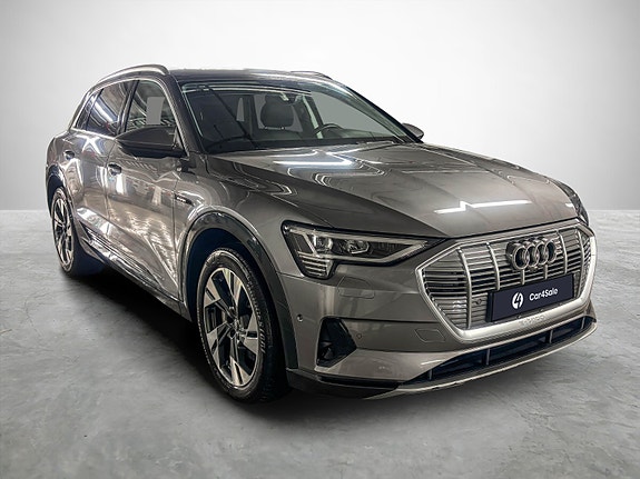 Audi e-tron 7 of 30