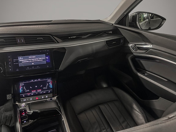 Audi e-tron 17 of 30