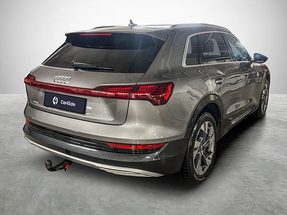Audi e-tron 5 of 30