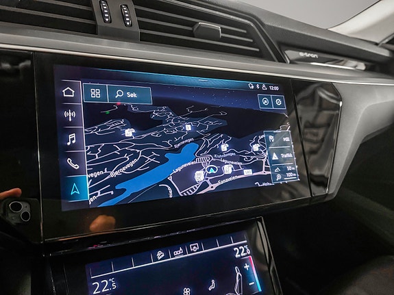 Audi e-tron 26 of 30