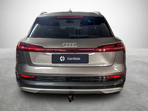 Audi e-tron 4 of 30