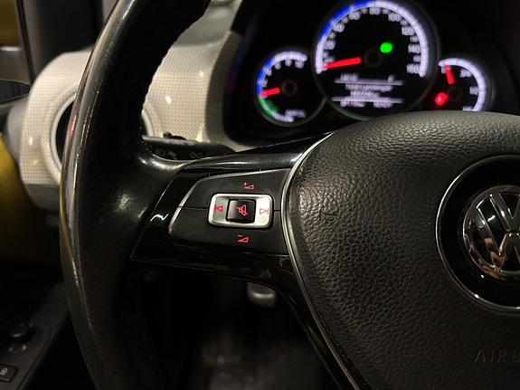 Volkswagen e-Up! 21 of 21