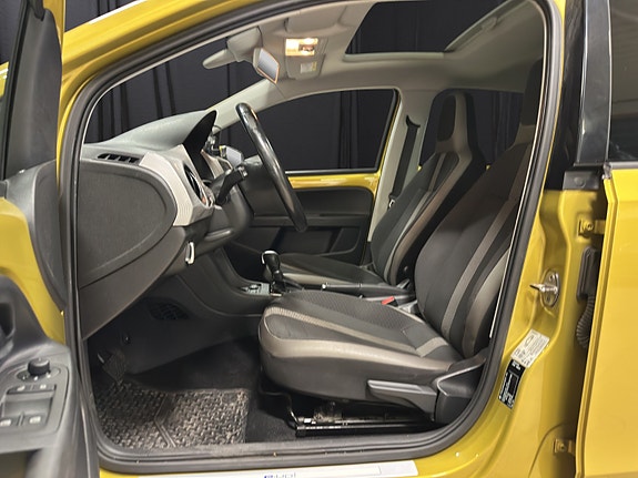 Volkswagen e-Up! 11 of 21