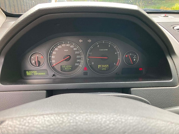 Volvo XC90 8 of 8