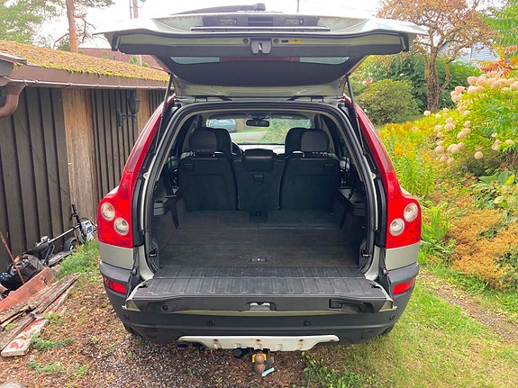 Volvo XC90 4 of 8