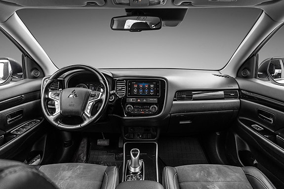 Mitsubishi Outlander 16 of 26