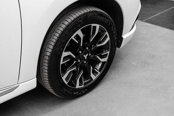 Mitsubishi Outlander 10 of 26
