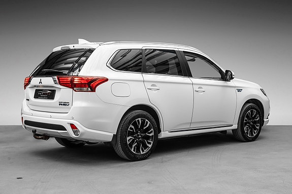 Mitsubishi Outlander 2 of 26