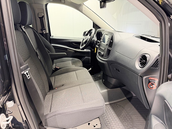 Mercedes-Benz EQV 2 of 10