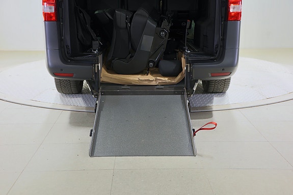 Mercedes-Benz EQV 6 of 10