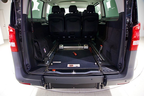 Mercedes-Benz EQV 7 of 10