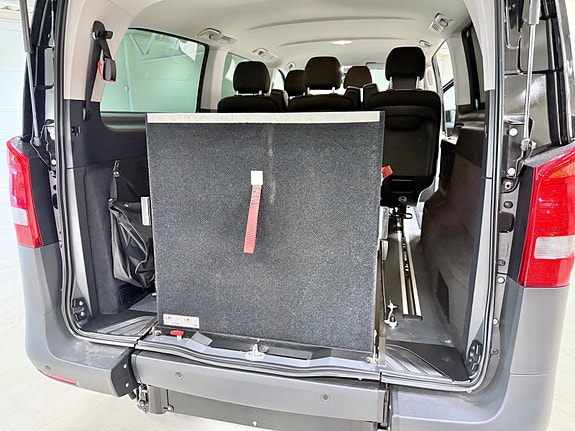 Mercedes-Benz EQV 8 of 10