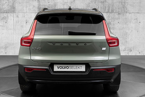 Volvo XC40 8 of 30