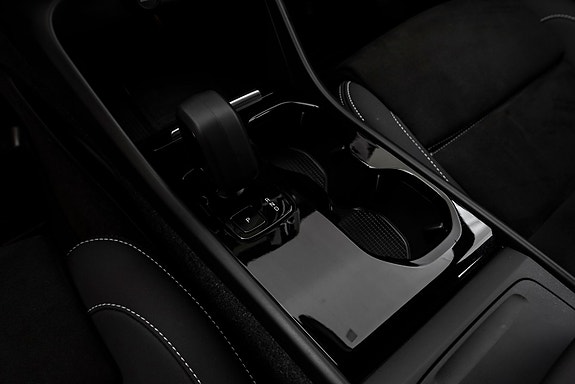 Volvo XC40 19 of 30