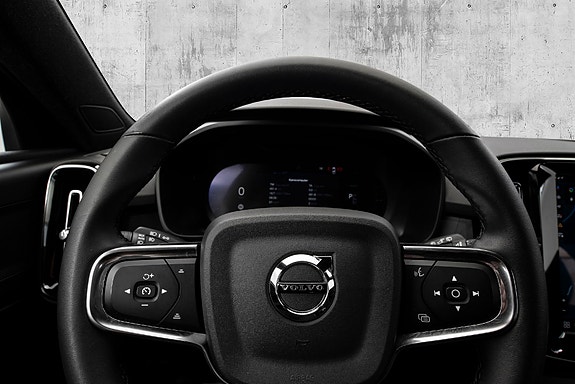 Volvo XC40 24 of 30