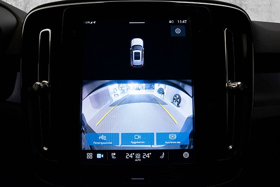 Volvo XC40 15 of 30