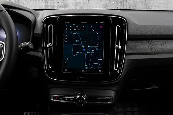 Volvo XC40 17 of 30