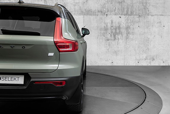 Volvo XC40 7 of 30