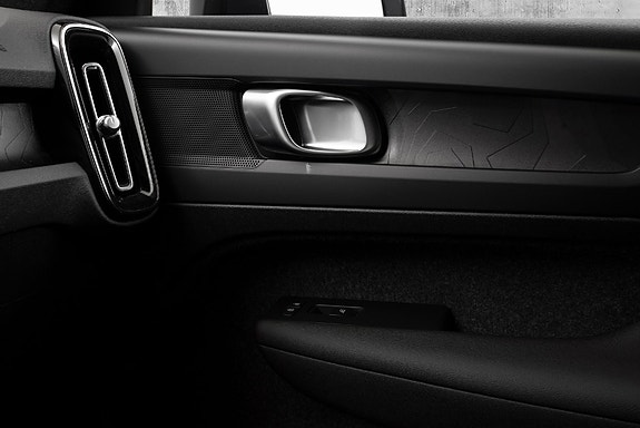 Volvo XC40 20 of 30