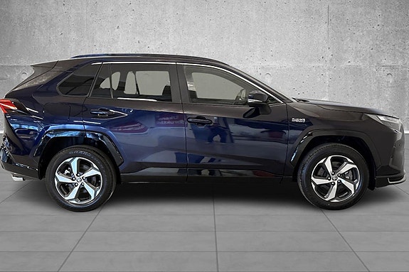 Toyota RAV4 6 of 21