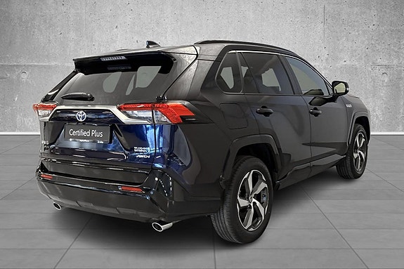 Toyota RAV4 5 of 21