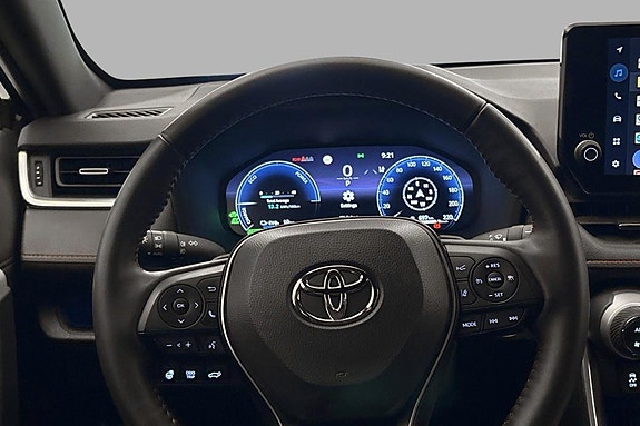 Toyota RAV4 12 of 21