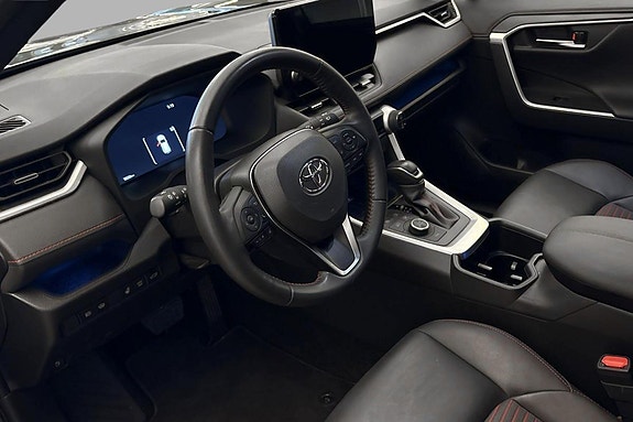 Toyota RAV4 10 of 21