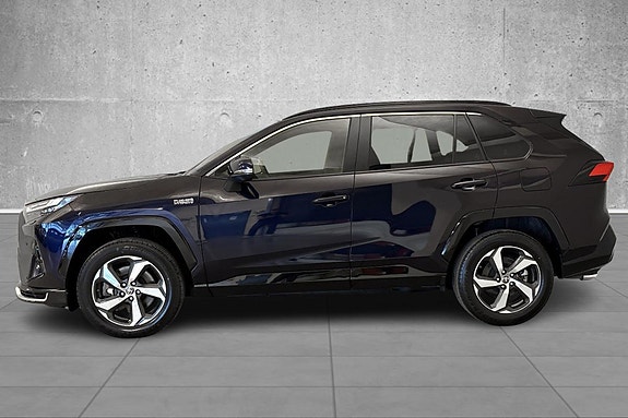 Toyota RAV4 2 of 21