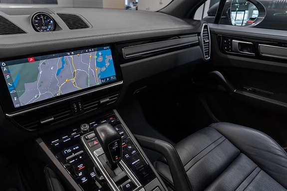 Porsche Cayenne 23 of 30