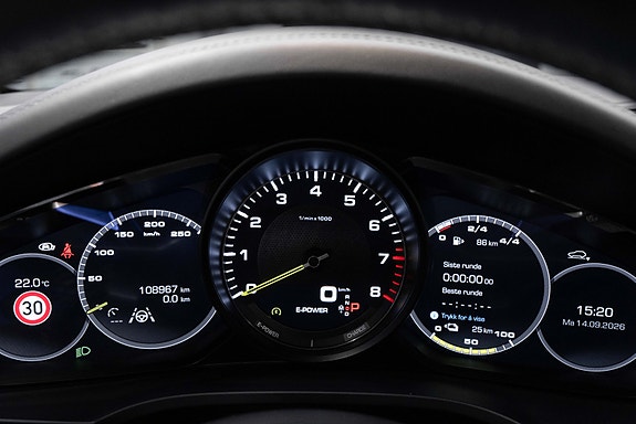 Porsche Cayenne 20 of 30