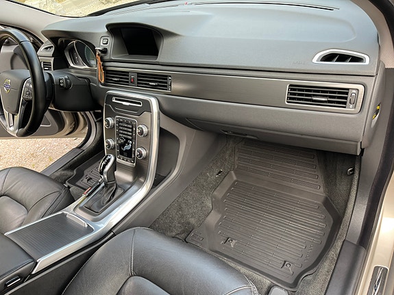 Volvo XC70 21 of 22
