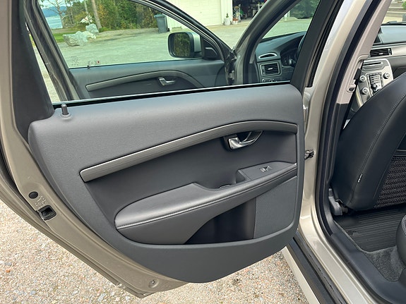 Volvo XC70 16 of 22
