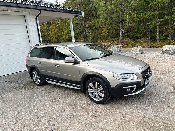 Volvo XC70 3 of 22