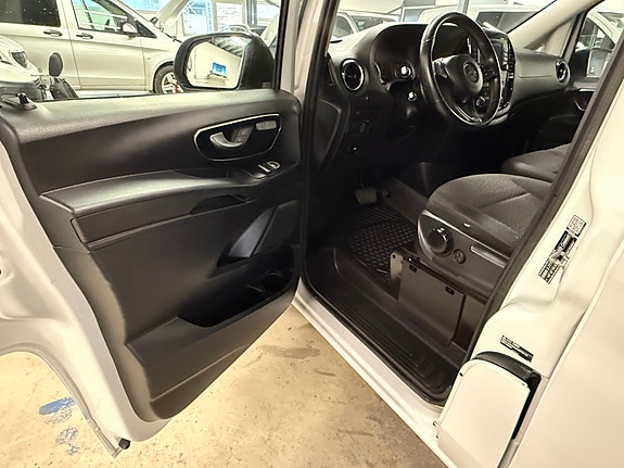 Mercedes-Benz Vito 119 27 of 27