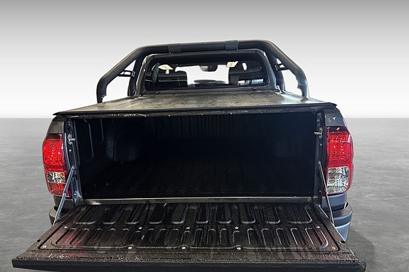 Toyota HiLux 15 of 15