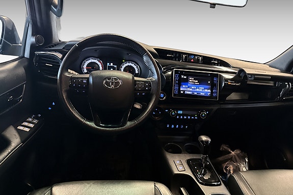 Toyota HiLux 14 of 15