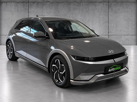 Hyundai Ioniq 5 2 of 6