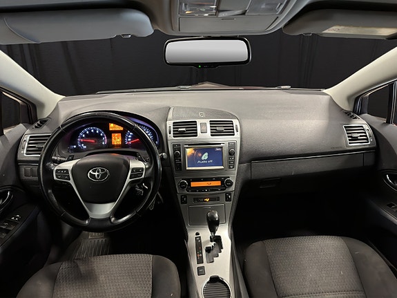 Toyota Avensis 12 of 25