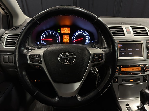 Toyota Avensis 15 of 25