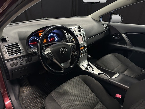 Toyota Avensis 13 of 25