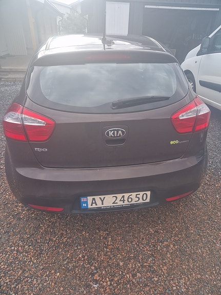 Kia Rio 2 of 11