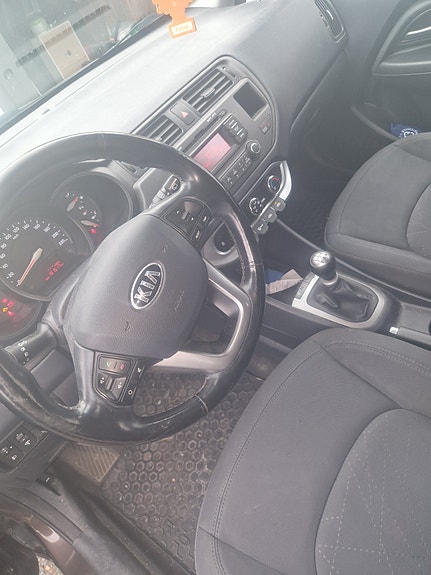 Kia Rio 9 of 11