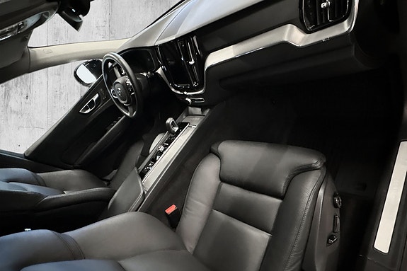 Volvo XC60 15 of 22