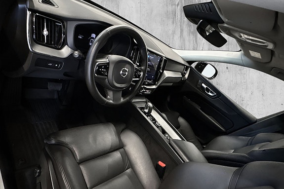 Volvo XC60 11 of 22